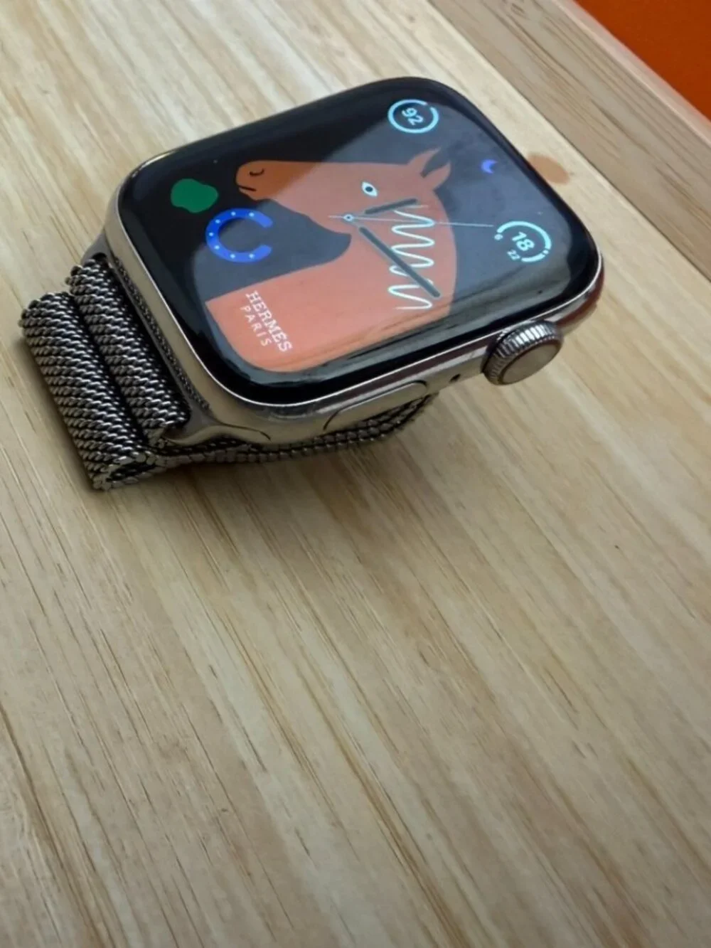 HERMES Apple Watch Series 4 44mm (GPS + Cellular) with Milanese Loop Band.